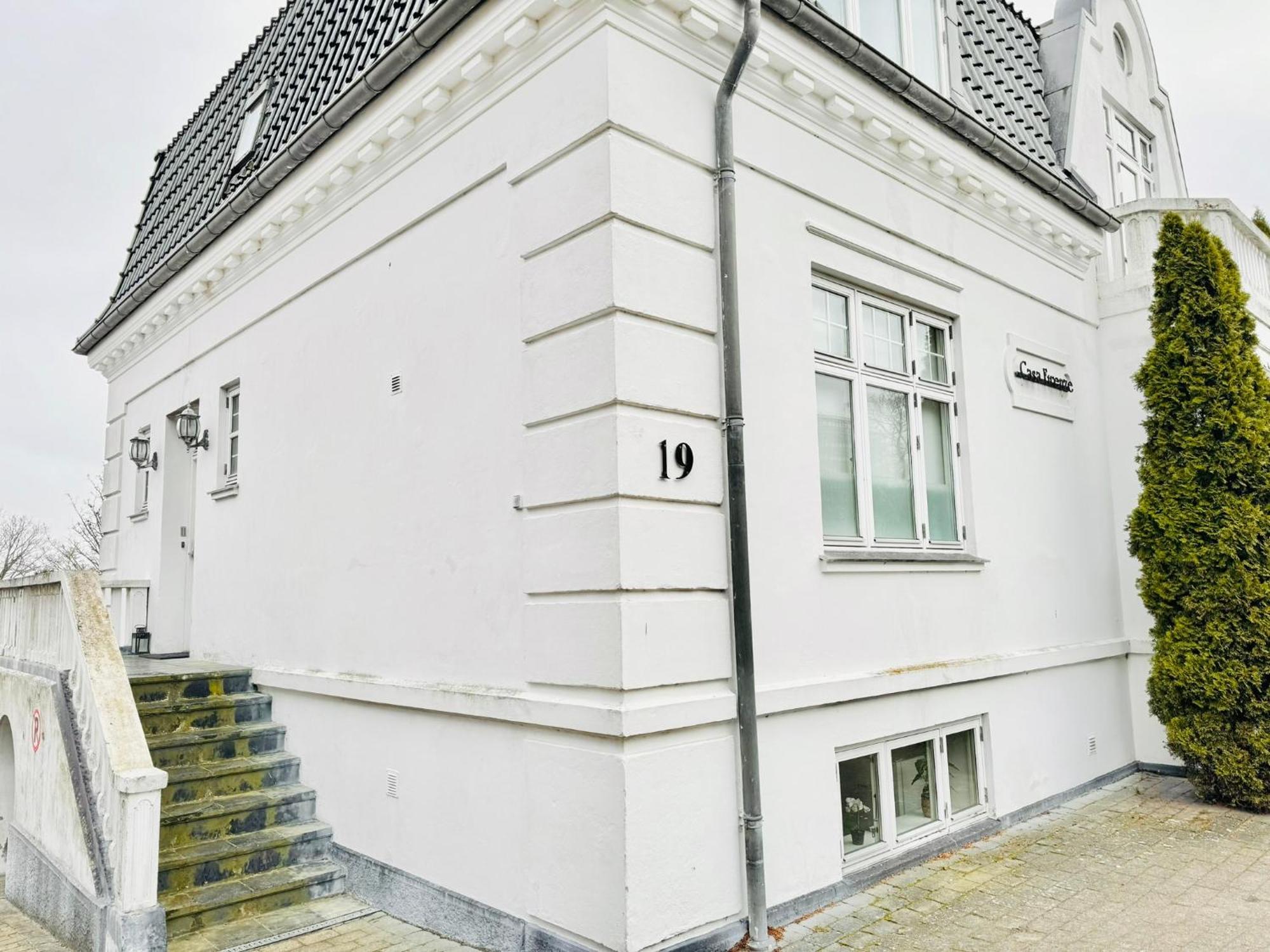 Aday - Villa Firenze - 2 Bedrooms Bright Apartment Aalborg Exterior photo